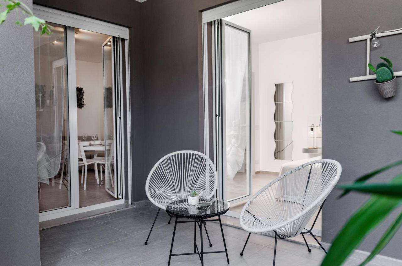 Apulialux Design Apartment - Relax, Spa E Free Parking Бари Екстериор снимка